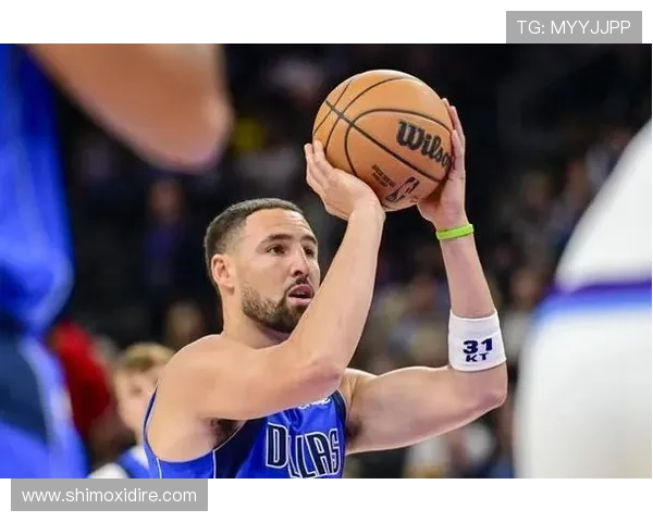 克莱状态低迷仅得3分5板三分球命中率惨淡表现令人失望 克莱状态低迷仅得3分5板三分球命中率惨淡表现令人失望